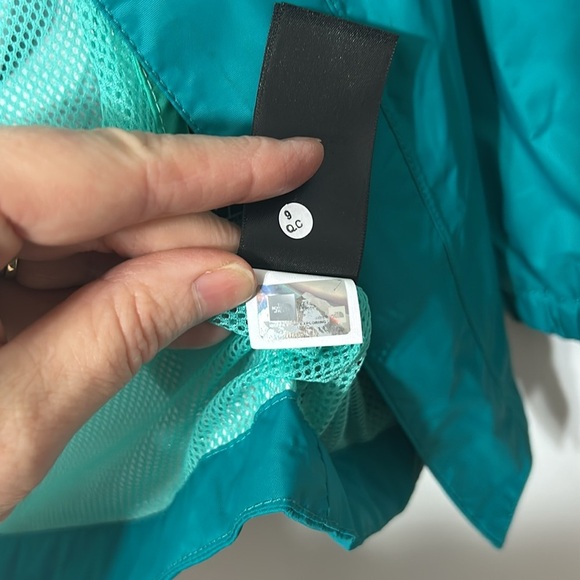 Kids North Face Green/Teal Windbreaker Size M (10/12) - Picture 5 of 6